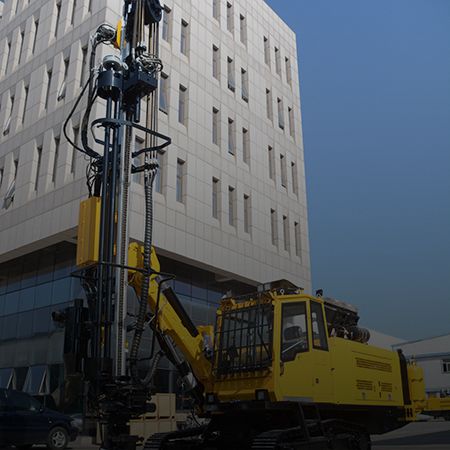 Integrated Hydraulic Crawler Mounted DTH Drilling Rig