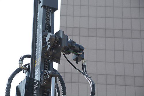 Maintenance-free feed mechanism