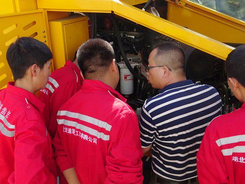 Chinese customer (Hubei Chudao) visited our plant